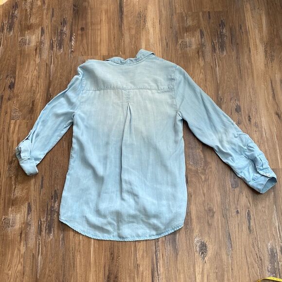 Chico’s Basic Chambray Light Wash Button Up Shirt Size … - Picture 7 of 13